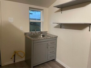 214 Willis Ave in Arlington, TX - Building Photo - Building Photo