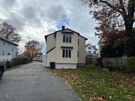 699 Chestnut St in Manchester, NH - Building Photo