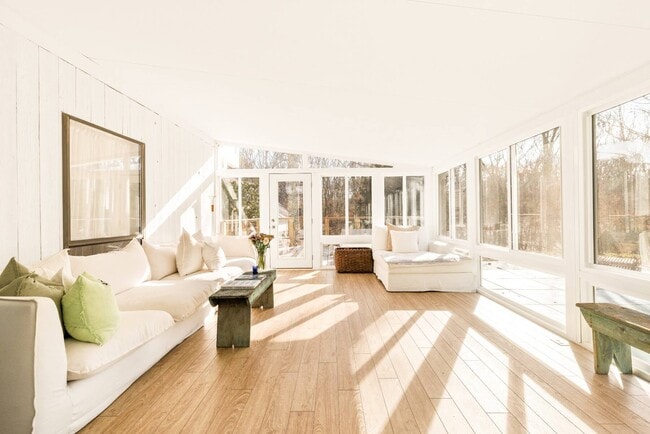 479 Hands Creek Rd in East Hampton, NY - Building Photo - Building Photo