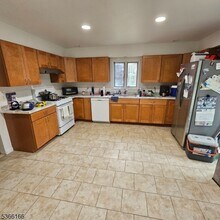 828 Tabor Rd in Morris Plains, NJ - Building Photo - Building Photo