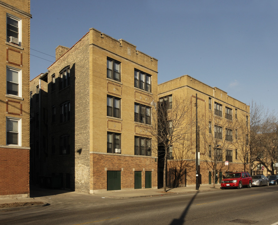 4250 N Clark St in Chicago, IL - Building Photo