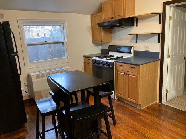 36 E Harrison St, Unit 3
