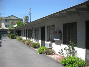 327 Western Ave in Glendale, CA - Building Photo - Building Photo