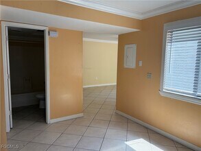 7737 Tamara Lee Ct in Ft. Myers, FL - Building Photo - Building Photo