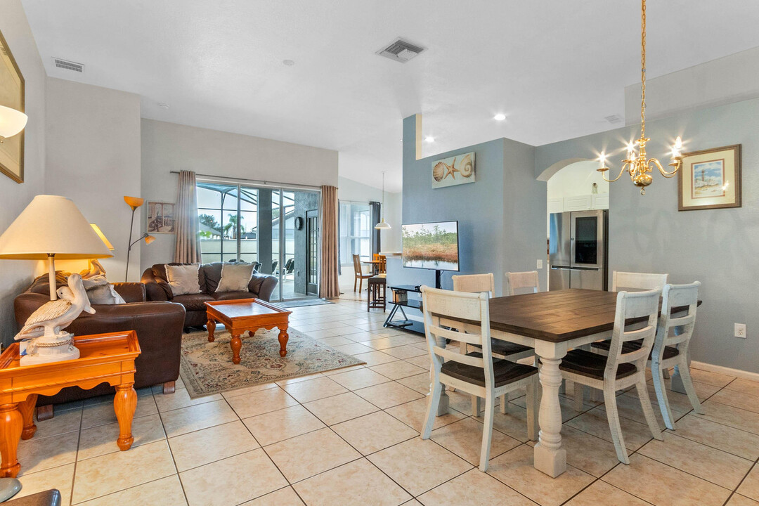 8148 Fan Palm Way in Kissimmee, FL - Building Photo