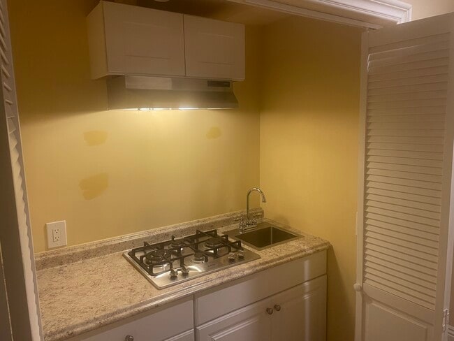 4400 Brookford Ave in Woodland Hills, CA - Building Photo - Building Photo