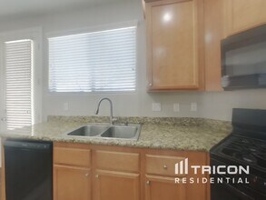 3521 Tesoro Del Valle Ct in North Las Vegas, NV - Foto de edificio - Building Photo