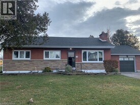 72 SOUTHMEADOW Crescent in Stoney Creek, ON - Building Photo