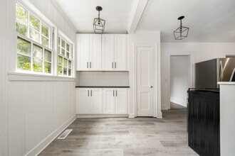 2035 Chesterfield Ave in Charlotte, NC - Building Photo - Building Photo
