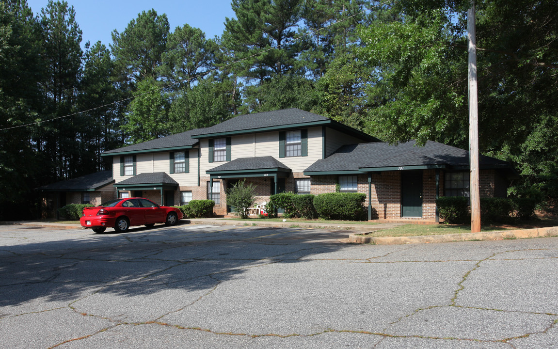 West Monroe Villas in Monroe, GA - Building Photo