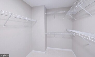 20484 Blue Heron Terrace in Sterling, VA - Building Photo - Building Photo