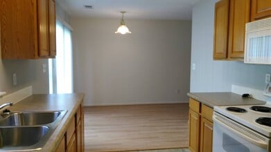 802 Waterglen Dr in Fort Collins, CO - Building Photo - Building Photo