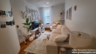 183 Endicott St, Unit 1 in Boston, MA - Building Photo
