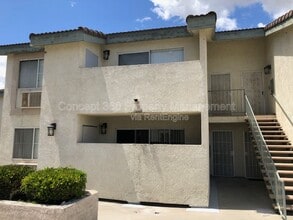 15000 Downey Ave in Paramount, CA - Foto de edificio - Building Photo