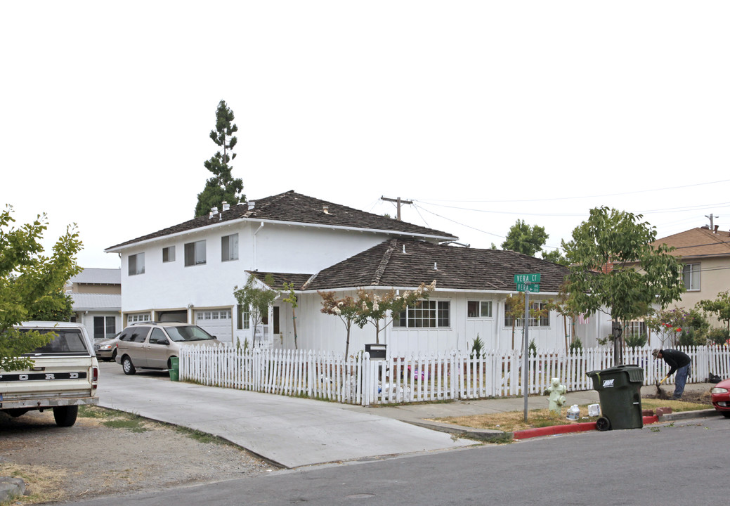 220-224 Vera Ave in Redwood City, CA - Building Photo