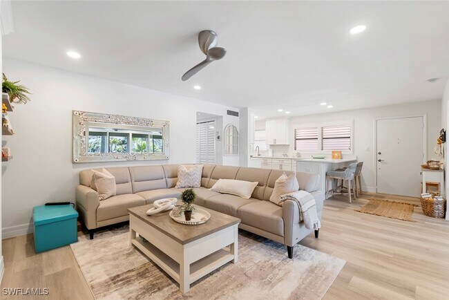 property at 1910 Gulf Shore Blvd N