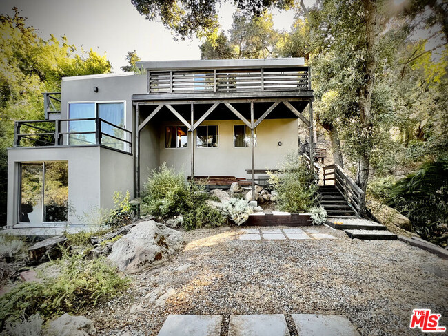 19562 Cave Way in Topanga, CA - Building Photo - Building Photo