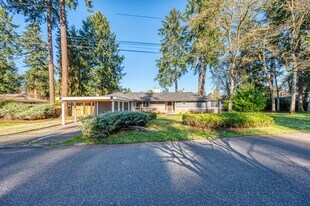 8 Rustic Ln SW in Tacoma, WA - Building Photo