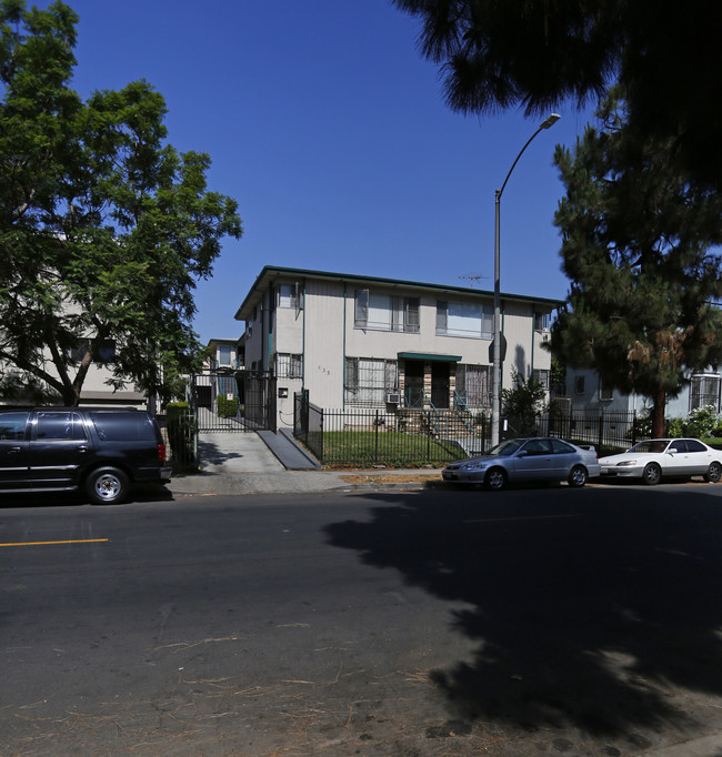 435 S Hoover St in Los Angeles, CA - Foto de edificio - Building Photo