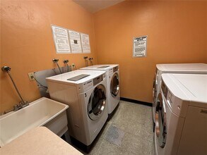 600 Three Islands Blvd, Unit 101 in Hallandale Beach, FL - Building Photo - Building Photo
