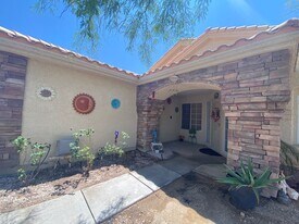 1038 Armillaria St in Henderson, NV - Building Photo