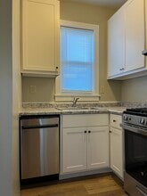 814 E Lincoln Ave, Unit Lower Rear in Milwaukee, WI - Building Photo - Building Photo