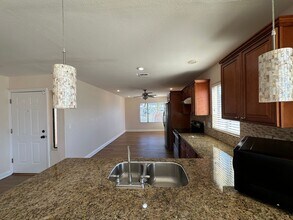 6929 Mountain Moss Dr in Las Vegas, NV - Building Photo - Building Photo