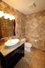 3694 Berwick Dr in La Cañada Flintridge, CA - Building Photo - Building Photo