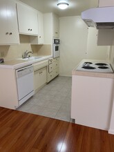 Loggia Apartments in Burbank, CA - Foto de edificio - Building Photo