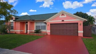 143 Royal Pine Cir S in Royal Palm Beach, FL - Building Photo