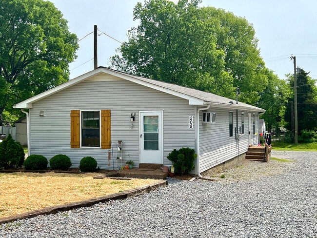 208 May Dr in Nashville, TN - Building Photo - Building Photo