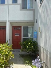 369 Blue Dolphin Dr in Port Hueneme, CA - Building Photo - Building Photo