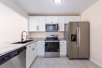 13861 Folkestone Cir in Wellington, FL - Building Photo - Building Photo