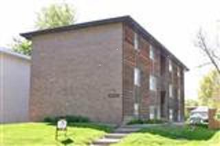 2433 E St in Lincoln, NE - Foto de edificio - Building Photo