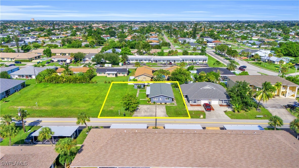 4616 SE 5th Ave in Cape Coral, FL - Building Photo