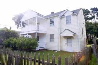 319 23rd St, Unit Apt 3 in Virginia Beach, VA - Foto de edificio - Building Photo