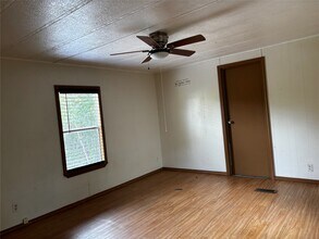 200 Mary Ave in Huntsville, TX - Building Photo - Building Photo