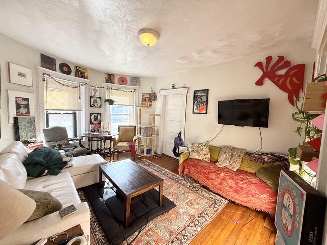 60 Empire St, Unit 1