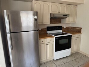 984 S Honeysuckle Dr in Pueblo West, CO - Building Photo - Building Photo