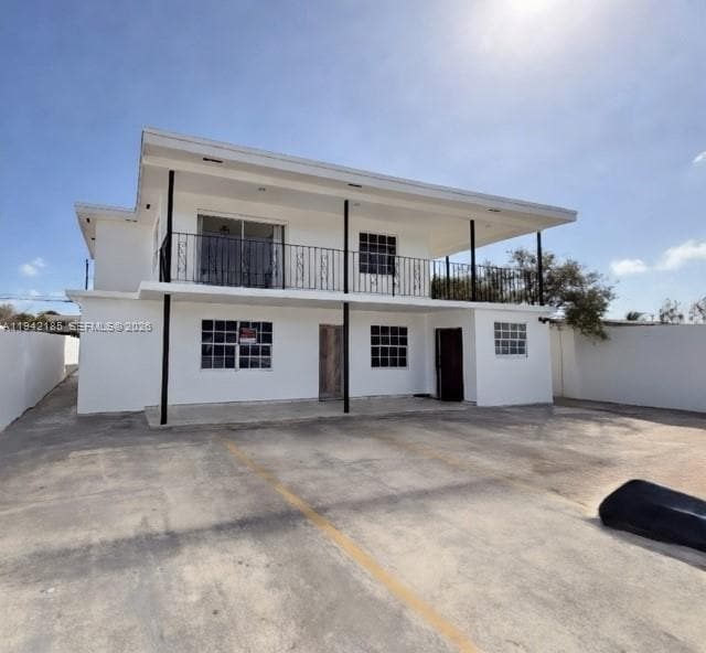 property at 958 E 21st St