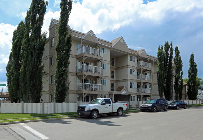 Poplar Grove in Spruce Grove, AB - Building Photo - Building Photo