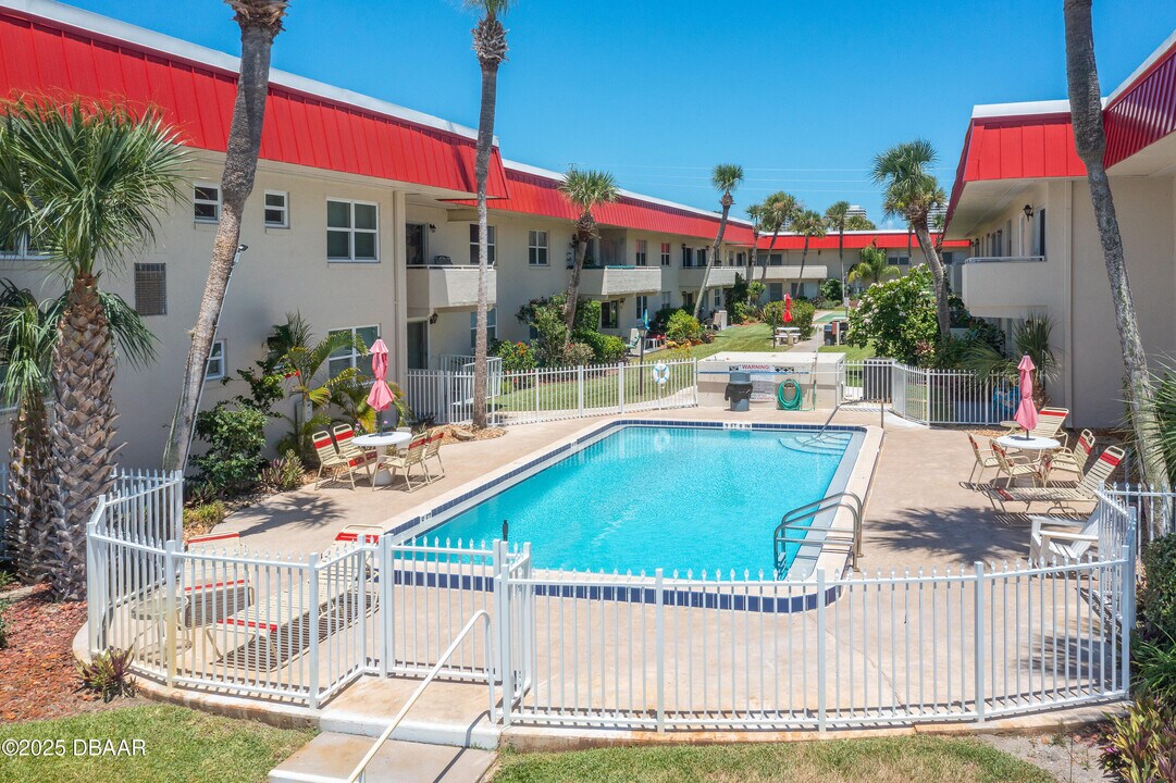 2901 N Halifax Ave in Daytona Beach, FL - Building Photo