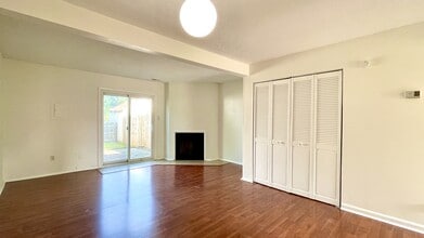 1433 Sangaree Cir in Virginia Beach, VA - Building Photo - Building Photo