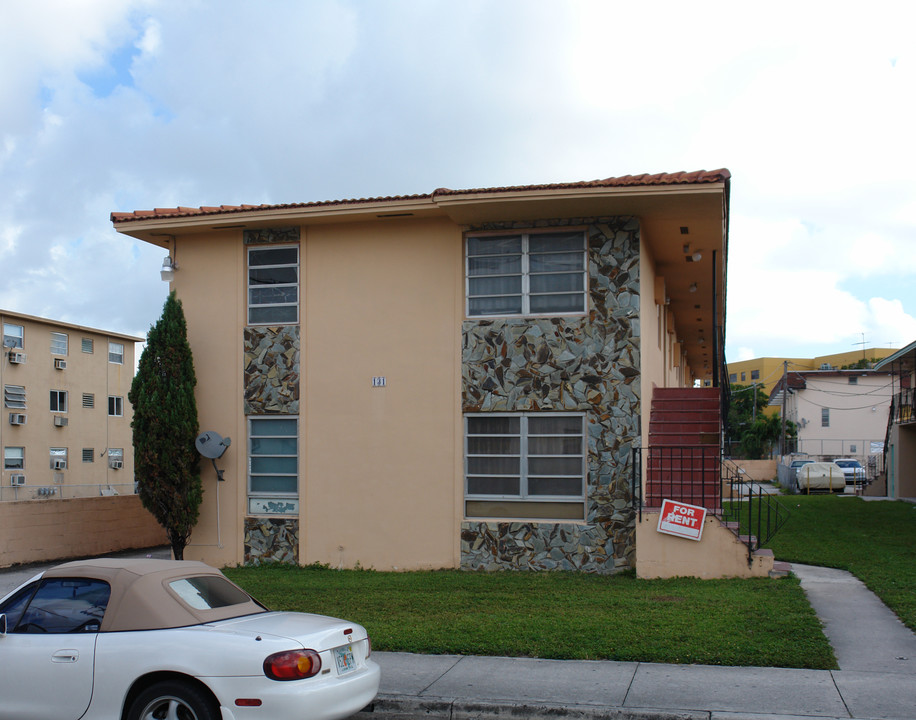 131 SW 18th Ave in Miami, FL - Building Photo