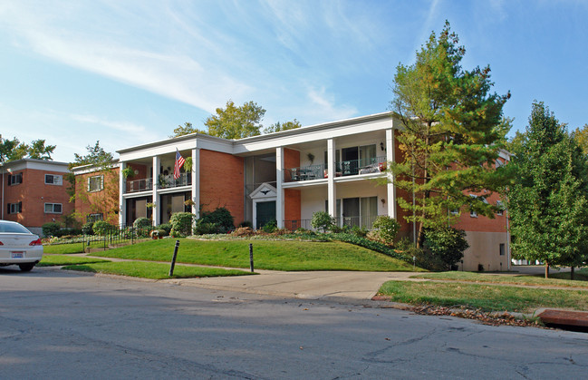 3371 Southdale Dr in Dayton, OH - Foto de edificio - Building Photo