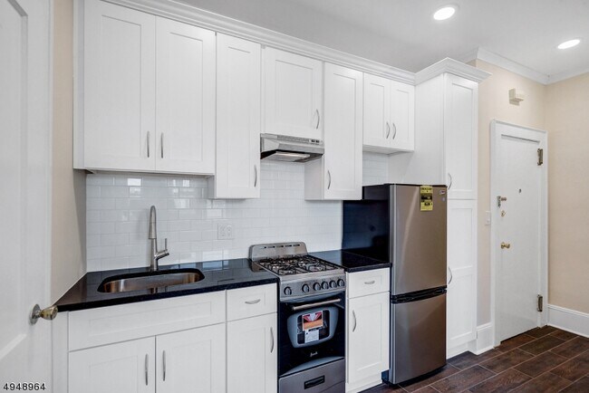 34 Main St-Unit -A in Millburn, NJ - Building Photo - Building Photo