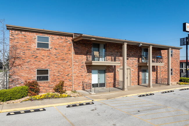 Maplewood Place in Joplin, MO - Building Photo - Building Photo