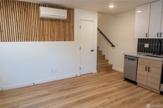 9234 35th Ave SW in Seattle, WA - Building Photo - Building Photo