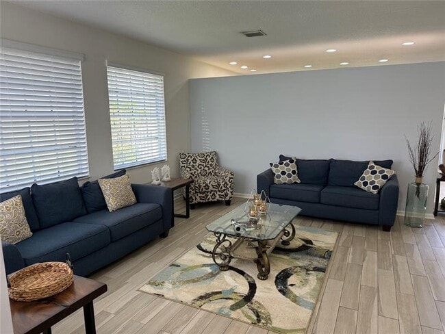 9069 Dupont Pl in Wellington, FL - Building Photo - Building Photo