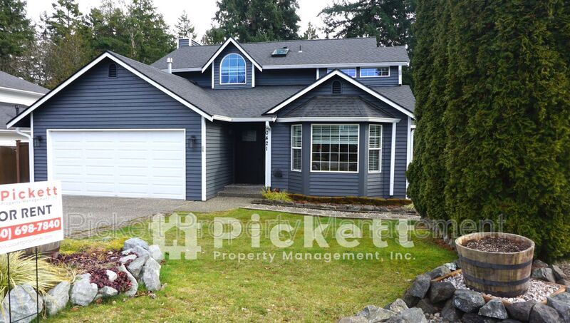 10421 Ashley Cir NW in Silverdale, WA - Building Photo